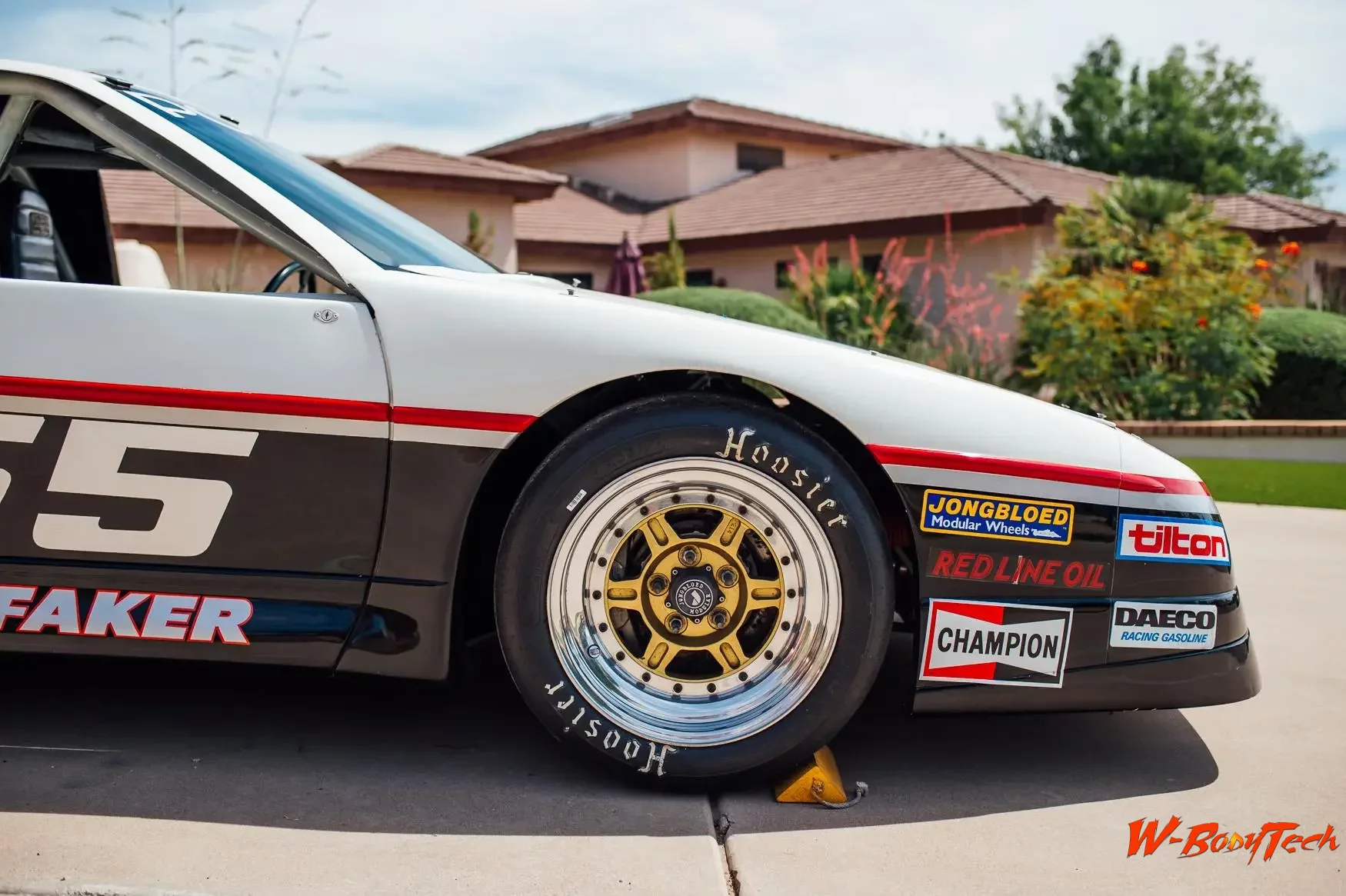 Media '1985 Pontiac Fiero Huffaker IMSA Race Car (11).webp' in album '1985 Pontiac Fiero Huffaker IMSA Race Car'