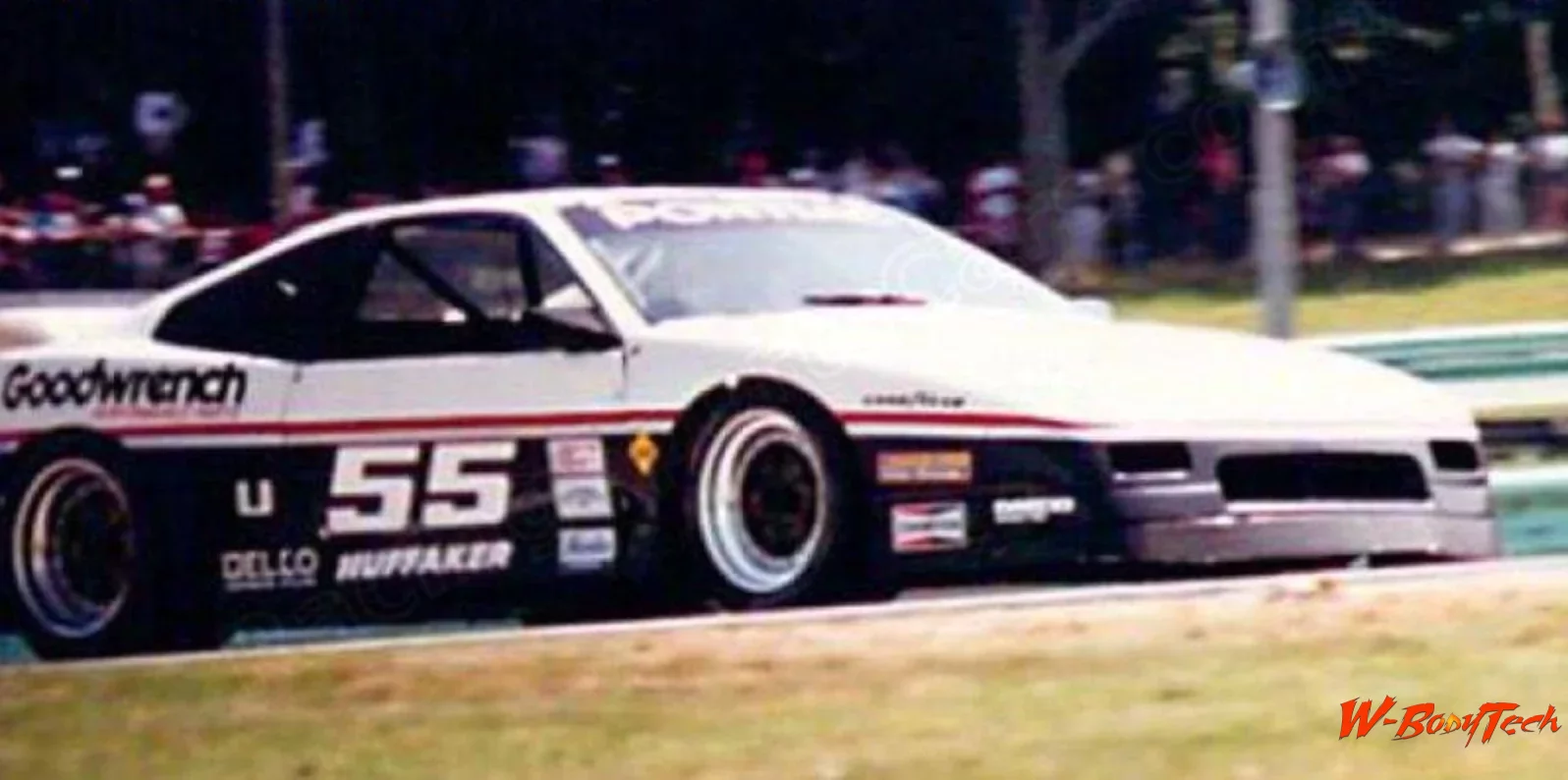 Media '1985 Pontiac Fiero Huffaker IMSA Race Car (122).webp' in album '1985 Pontiac Fiero Huffaker IMSA Race Car'