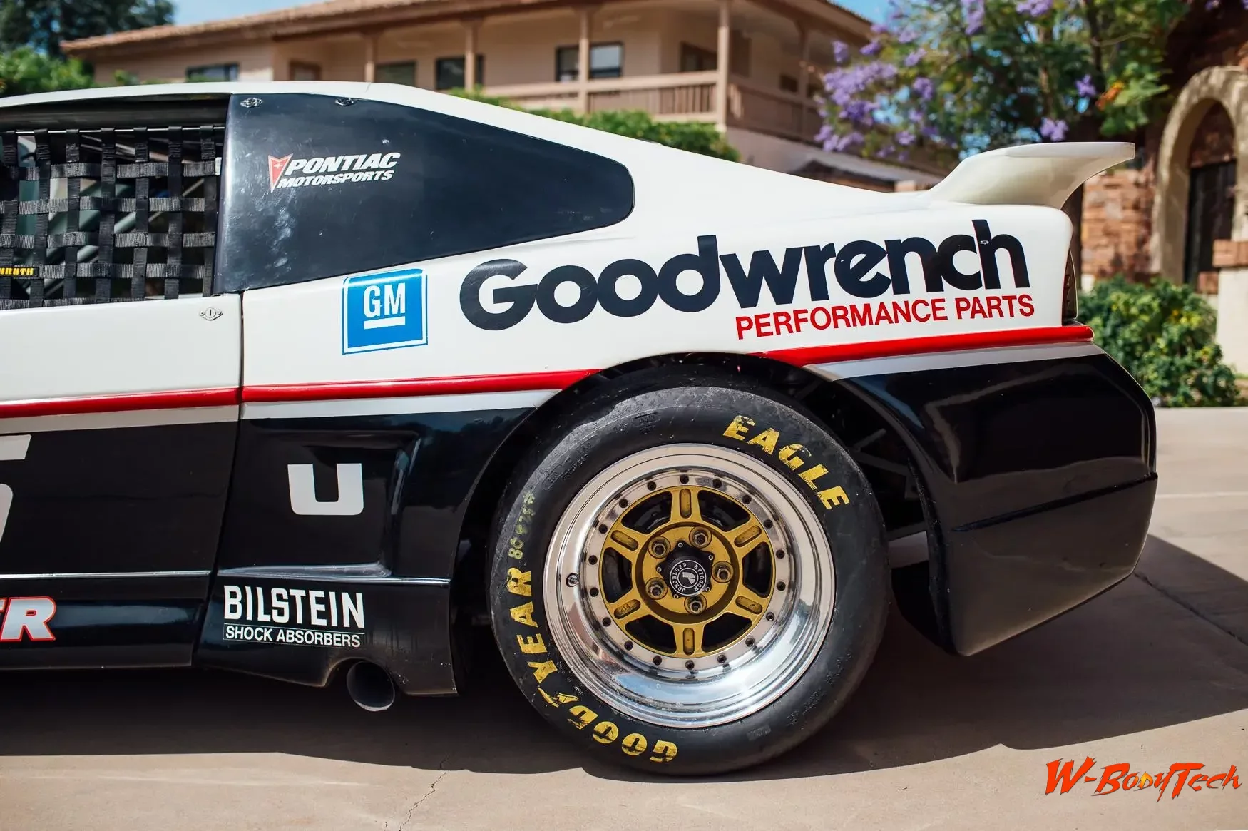 Media '1985 Pontiac Fiero Huffaker IMSA Race Car (14).webp' in album '1985 Pontiac Fiero Huffaker IMSA Race Car'