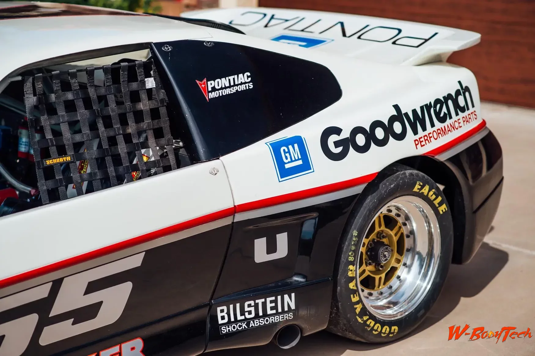 Media '1985 Pontiac Fiero Huffaker IMSA Race Car (23).webp' in album '1985 Pontiac Fiero Huffaker IMSA Race Car'