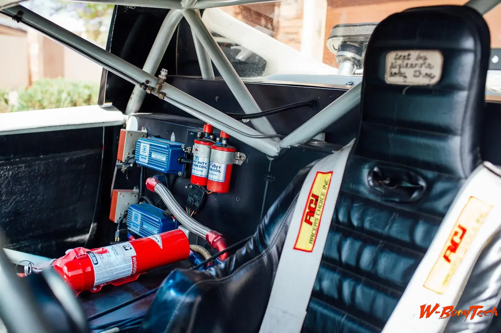 Media '1985 Pontiac Fiero Huffaker IMSA Race Car (59).webp' in album '1985 Pontiac Fiero Huffaker IMSA Race Car'