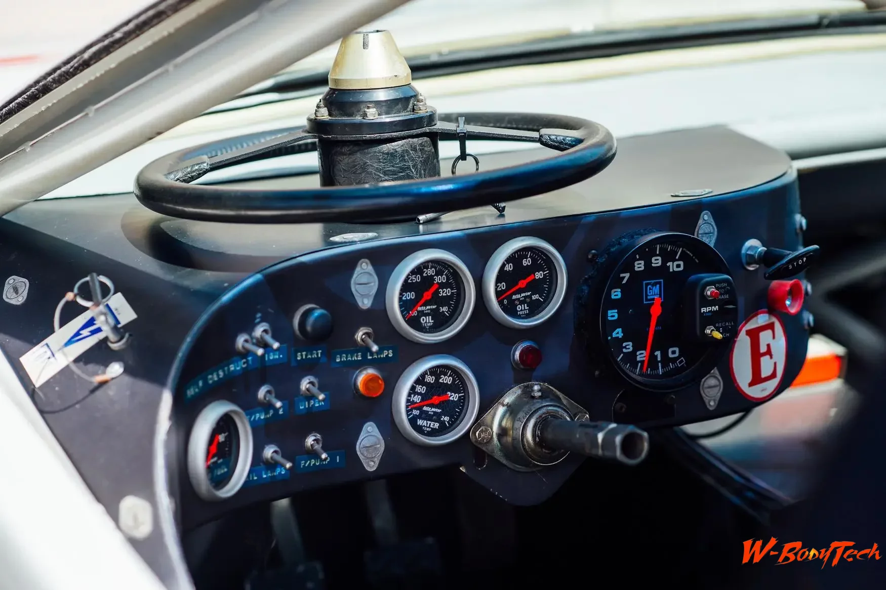 Media '1985 Pontiac Fiero Huffaker IMSA Race Car (65).webp' in album '1985 Pontiac Fiero Huffaker IMSA Race Car'