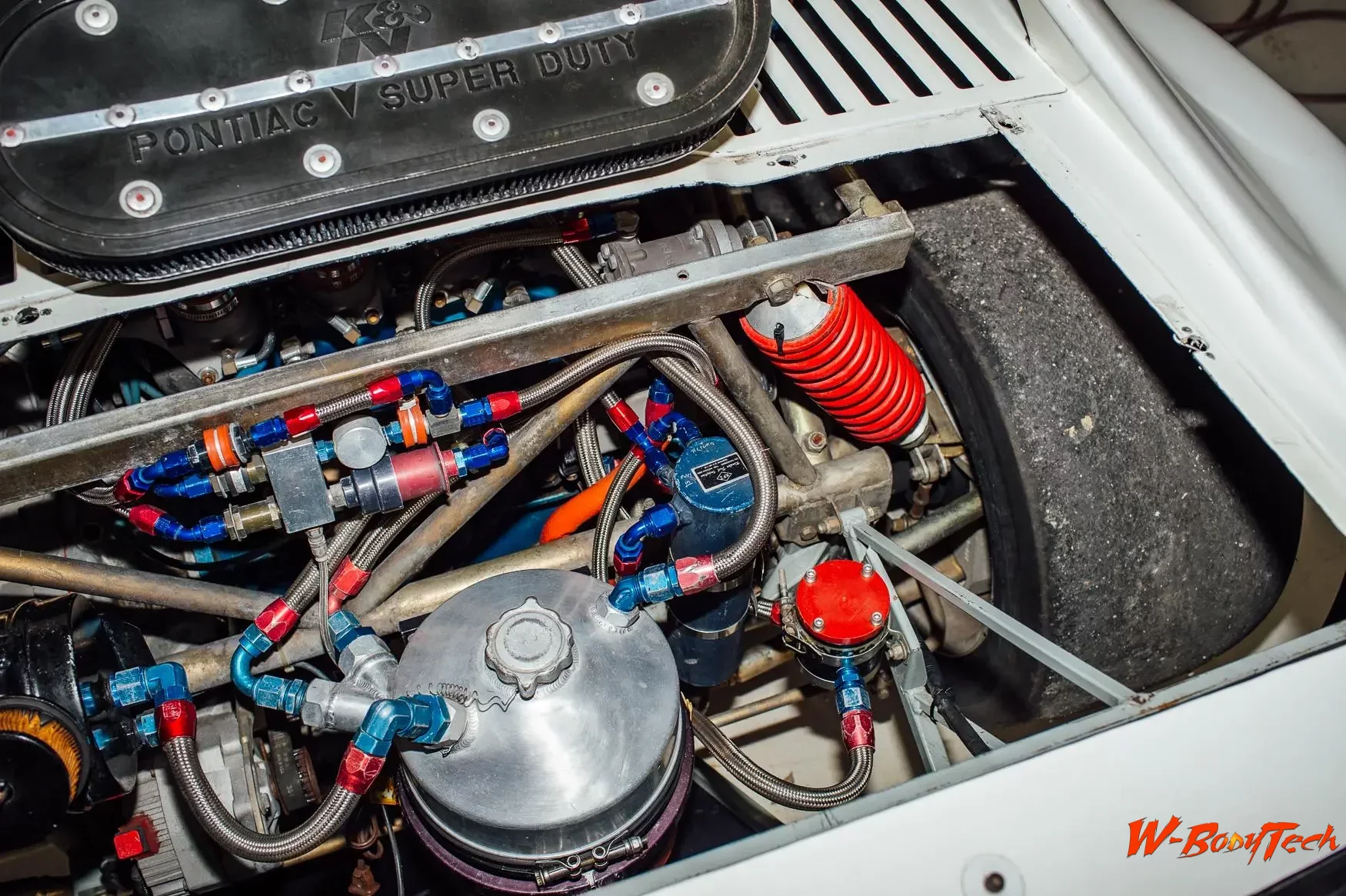 Media '1985 Pontiac Fiero Huffaker IMSA Race Car (66).webp' in album '1985 Pontiac Fiero Huffaker IMSA Race Car'