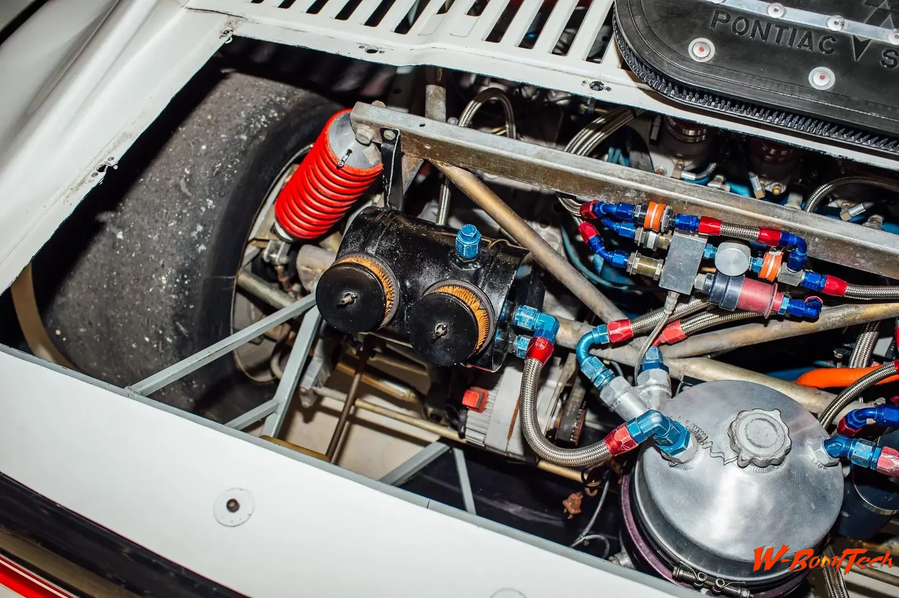 Media '1985 Pontiac Fiero Huffaker IMSA Race Car (67).webp' in album '1985 Pontiac Fiero Huffaker IMSA Race Car'