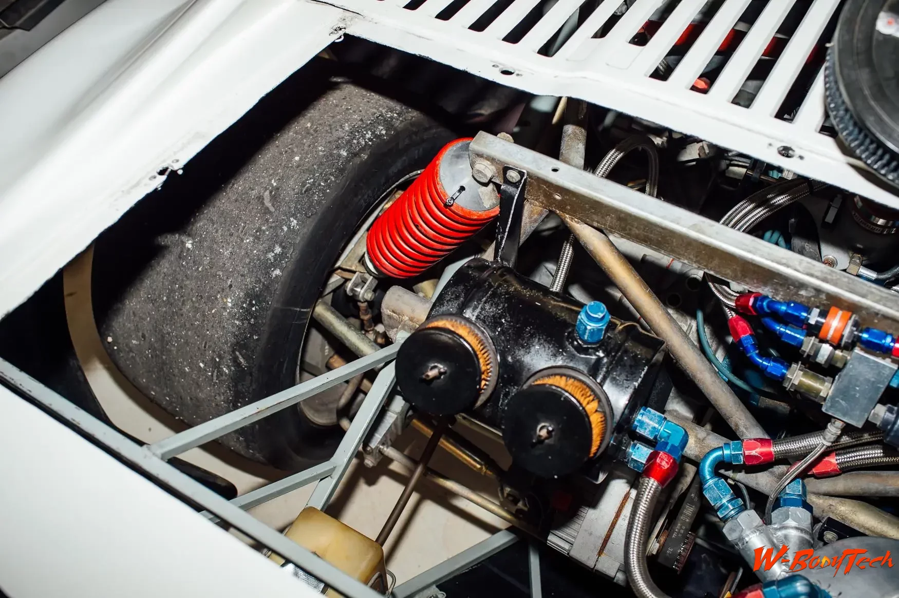 Media '1985 Pontiac Fiero Huffaker IMSA Race Car (68).webp' in album '1985 Pontiac Fiero Huffaker IMSA Race Car'