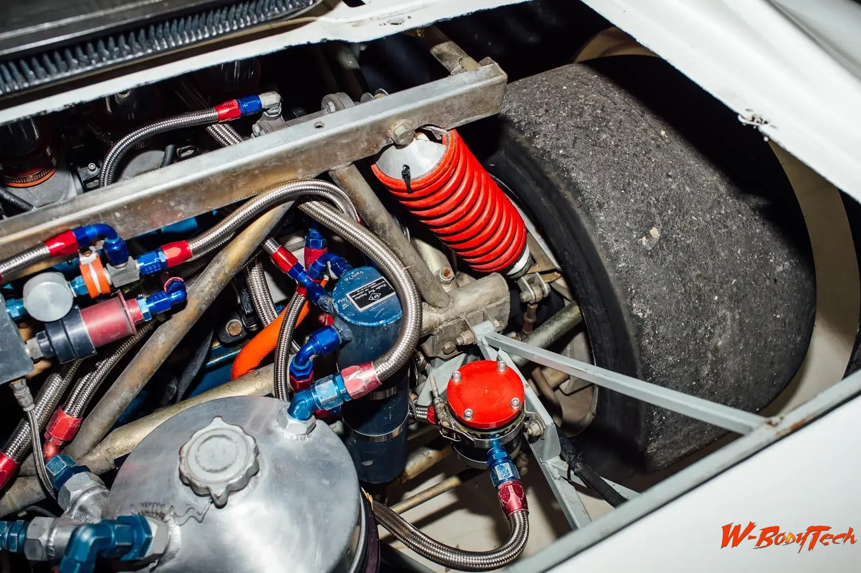 Media '1985 Pontiac Fiero Huffaker IMSA Race Car (69).webp' in album '1985 Pontiac Fiero Huffaker IMSA Race Car'