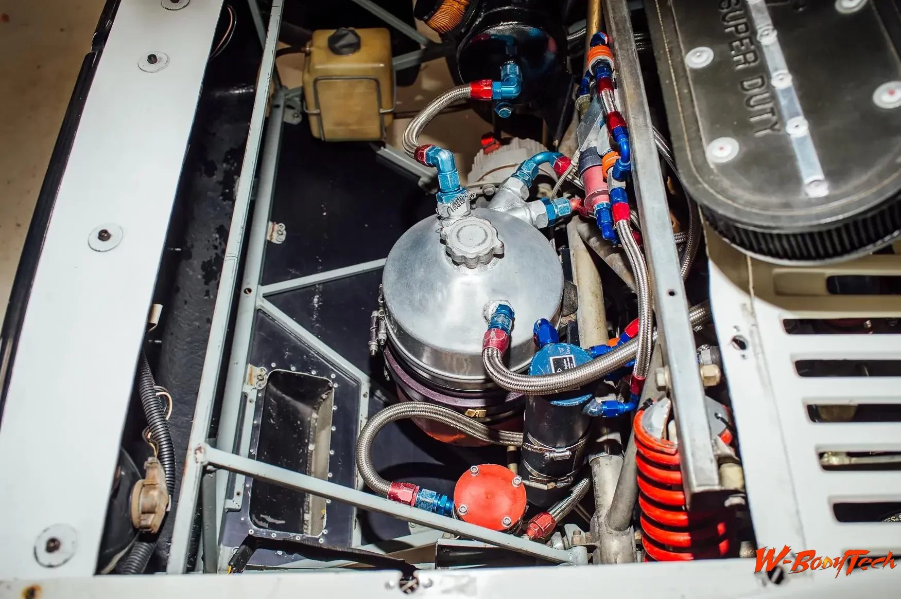 Media '1985 Pontiac Fiero Huffaker IMSA Race Car (75).webp' in album '1985 Pontiac Fiero Huffaker IMSA Race Car'