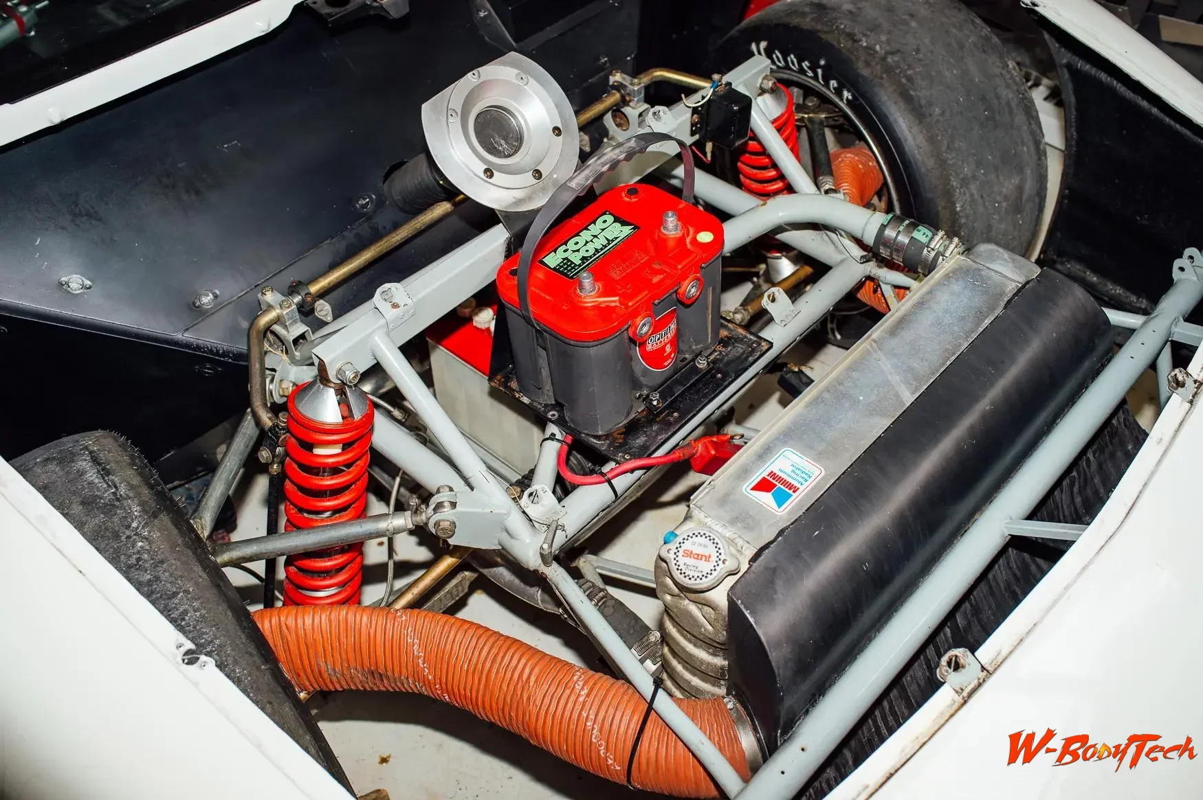 Media '1985 Pontiac Fiero Huffaker IMSA Race Car (82).webp' in album '1985 Pontiac Fiero Huffaker IMSA Race Car'