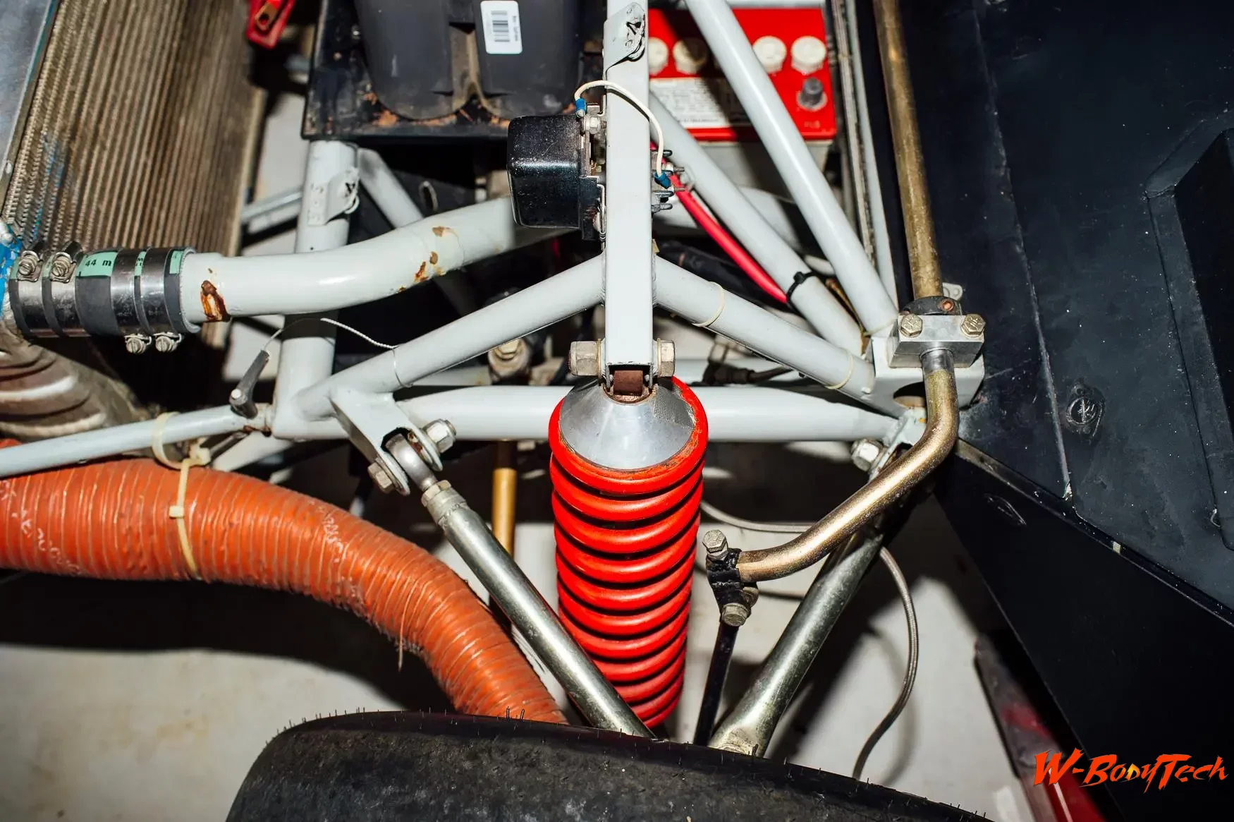 Media '1985 Pontiac Fiero Huffaker IMSA Race Car (88).webp' in album '1985 Pontiac Fiero Huffaker IMSA Race Car'
