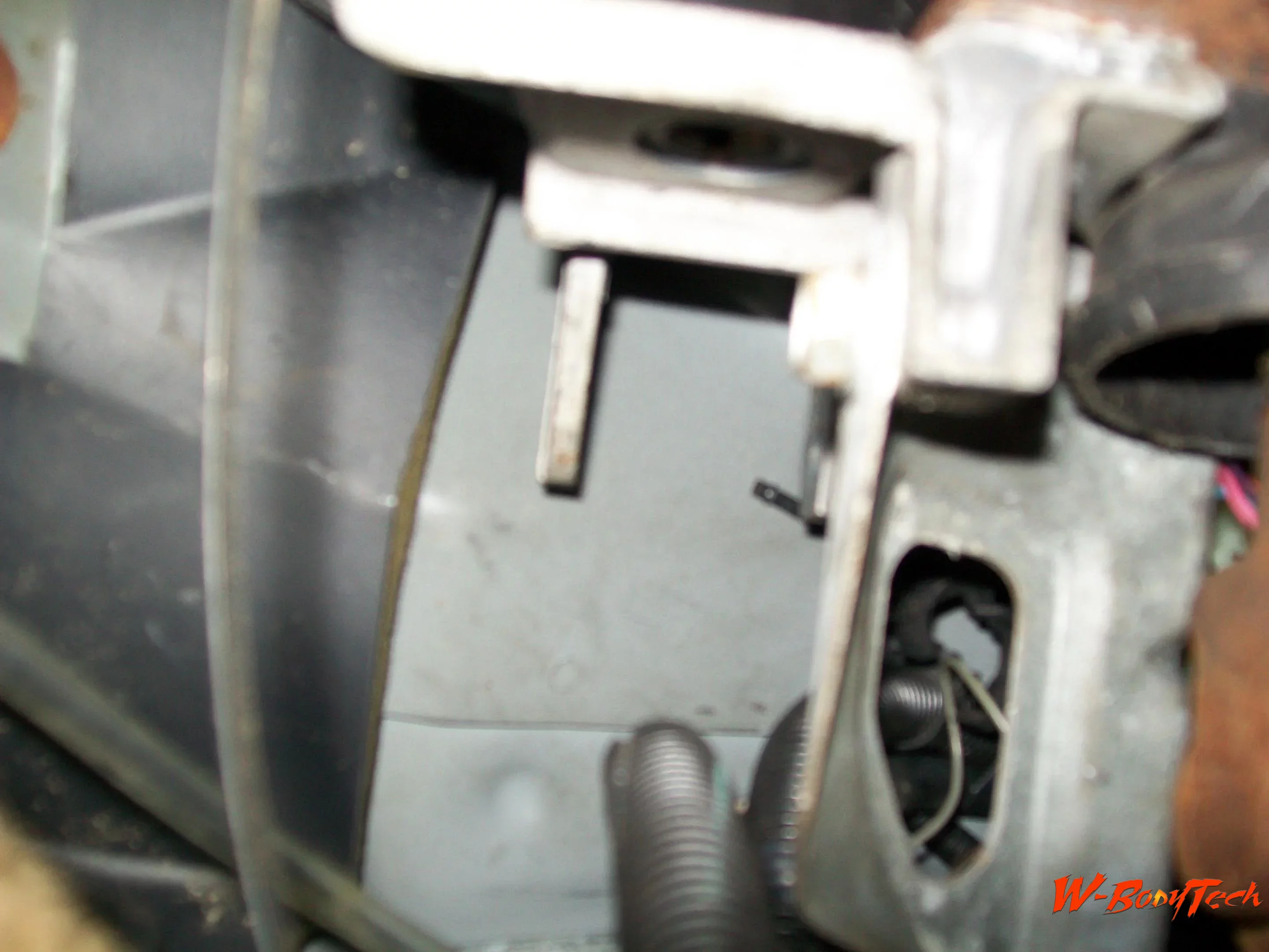 Media 'TGP 5 Speed Swap 2011 160.webp' in album '1990 Pontiac Grand Prix Turbo Manual Tramsmission swap'