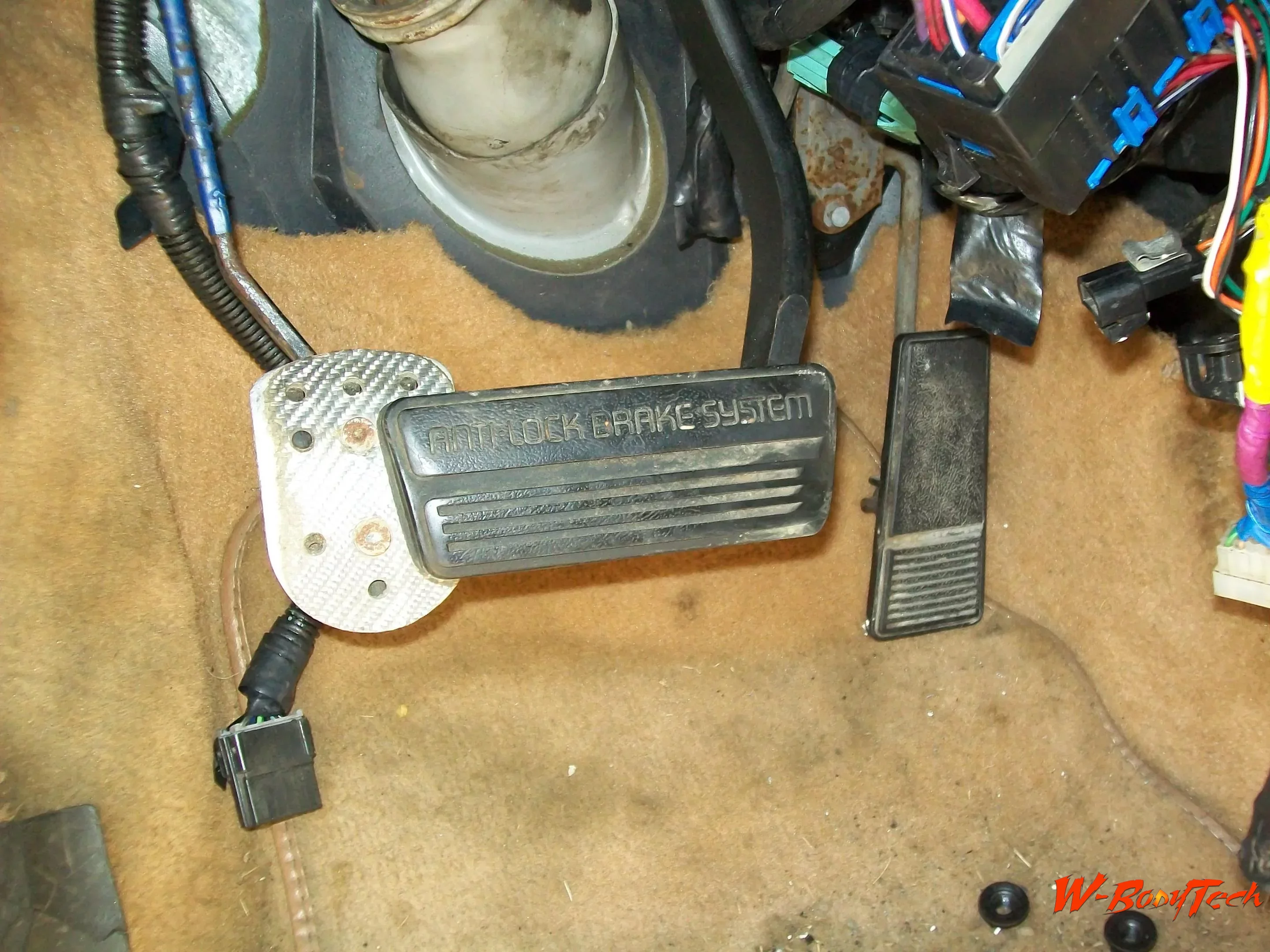 Media 'TGP 5 Speed Swap 2011 162.webp' in album '1990 Pontiac Grand Prix Turbo Manual Tramsmission swap'
