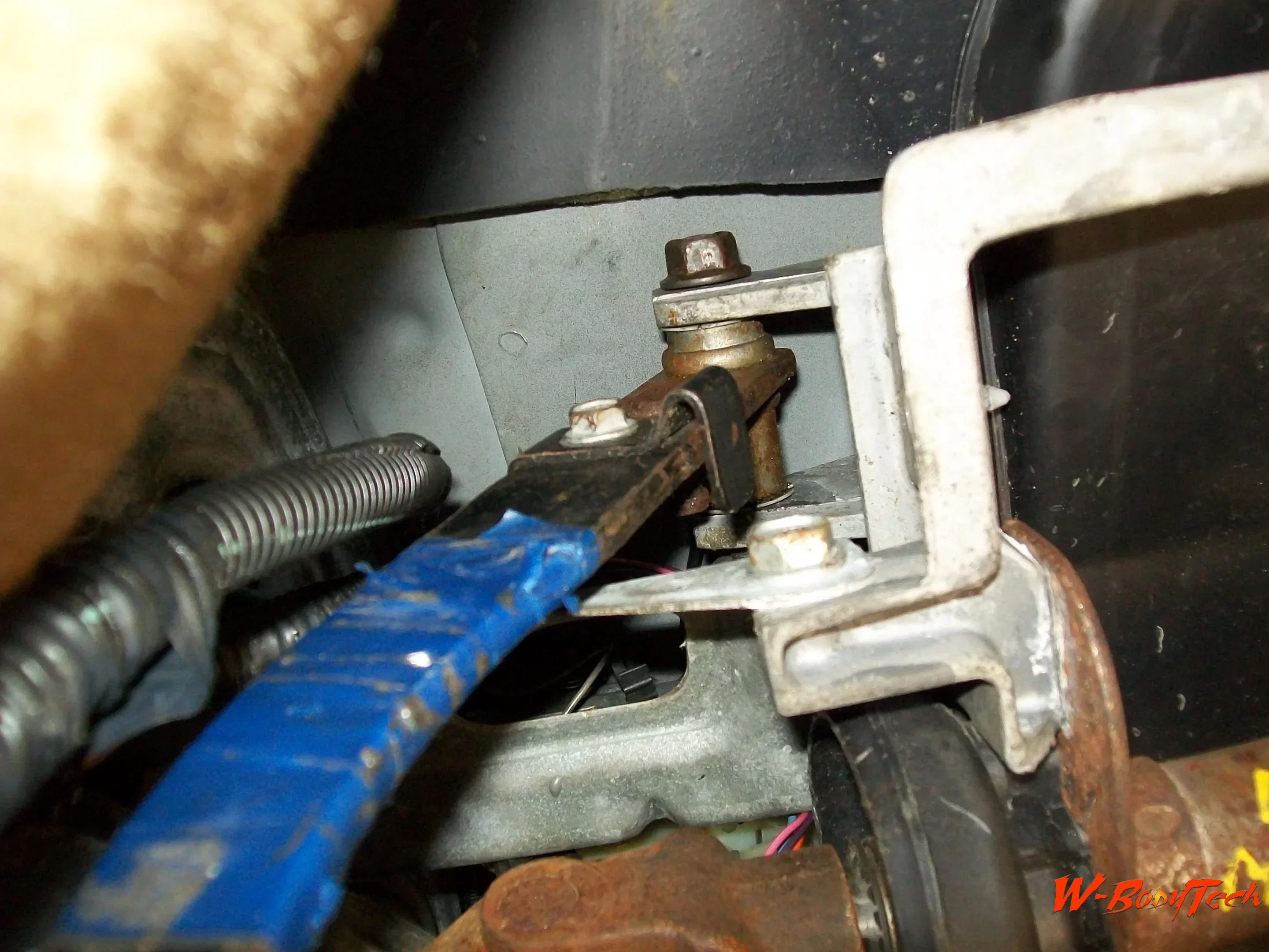 Media 'TGP 5 Speed Swap 2011 163.webp' in album '1990 Pontiac Grand Prix Turbo Manual Tramsmission swap'